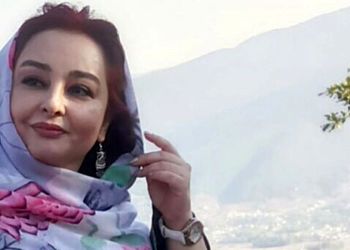ماهایا پطروسیان عکس زیرخاکی 14 سالگی‌اش کنار مادر و پدرش / چقد اون زمان شیک بودند