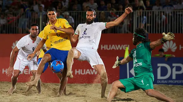 ملی پوش فوتبال ساحلی : دستبند مشکی ؟ بازوبند بسته بودم !