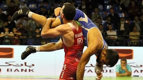 قضاوت داور محجبه در رقابت‌های کشتی جهانی بلگراد + فیلم