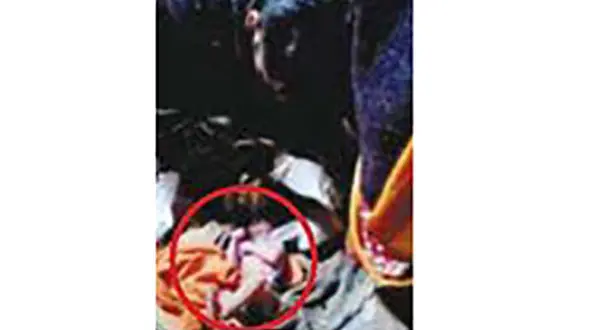 بند ناف نوزاد به مادرش وصل بود که خودکشی انجام شد+ عکس