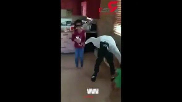 حادثه دردناک برای دختر بچه بازیگوش + فیلم