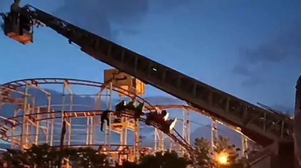 حادثه برای 4 تبریزی در ترن هوایی لونا پارک