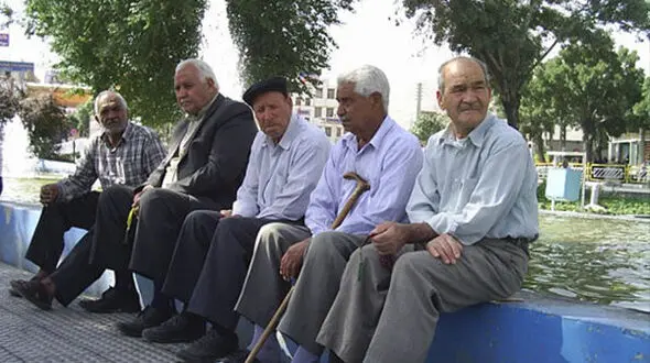 ۹۵.۵ درصد بازنشستگان کشوری بسته حمایتی می گیرند!