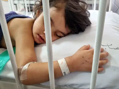 نازنین 4ساله، متولد ایران است اما نه شناسنامه دارد نه کارت ملی / وکیل دادگستری: هنوز حمایت اجتماعی ویژه  برای این کودکان نیست + فیلم