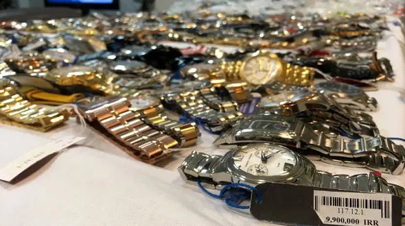 کشف محموله 15میلیارد ریالی ساعت مچی قاچاق