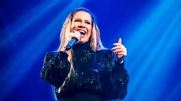 مرگ تلخ خواننده سرشناس در سقوط هواپیما / او 26 ساله بود + عکس