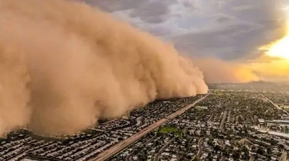 ببینید | اولین تصاویر از وقوع طوفان شن در قم