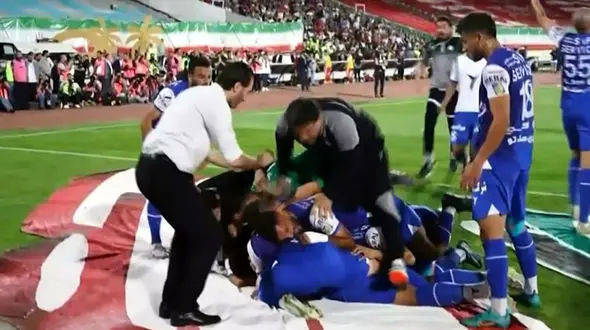 شادی عجیب و خطرناک غلامپور/ به جا مانده از دربی! + فیلم