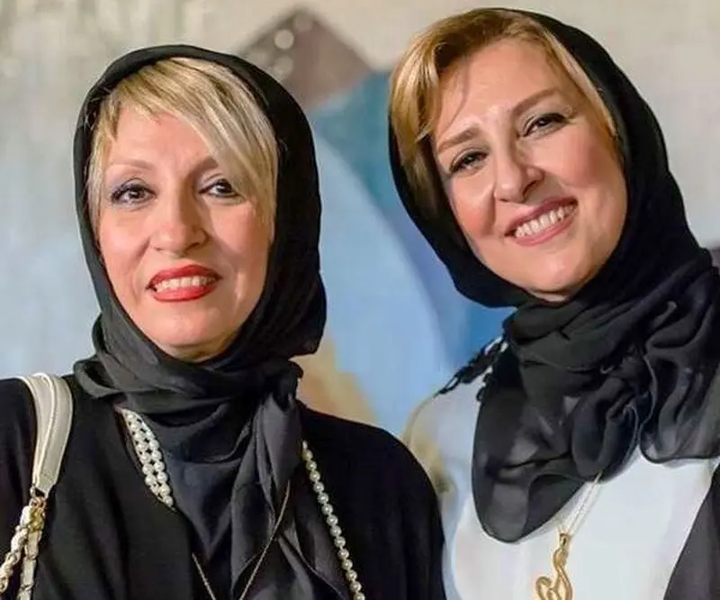 مرجانه گلچین و خواهرش