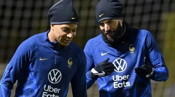 چرا حاج کریم به قطر نرفت؟ + عکس