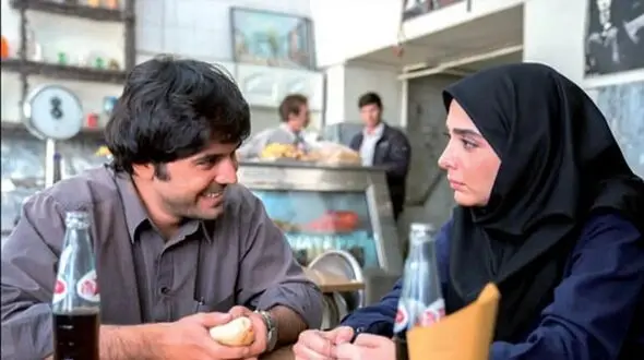 فیلم فوق‌العاده عاشقانه‌های حامد و یاسمن در سریال لحظه گرگ و میش با آهنگی از پازل بند / برد آرام دلم، یار دل‌آرام کو؟!