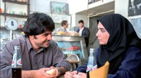 فیلم فوق‌العاده عاشقانه‌های حامد و یاسمن در سریال لحظه گرگ و میش با آهنگی از پازل بند / برد آرام دلم، یار دل‌آرام کو؟!