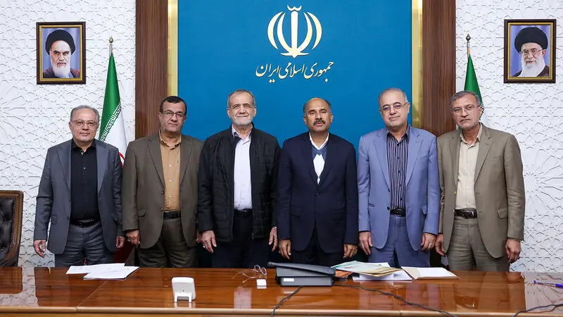 دکتر مسعود پزشکیان ، عصر سه‌شنبه در دیدارهای جداگانه با اعضای مجمع نمایندگان استان‌های هرمزگان و سیستان و بلوچستان