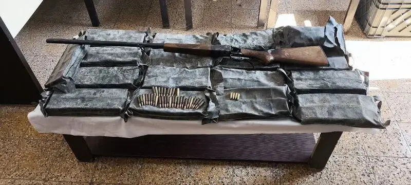بازداشت عاملان تیراندازی  همراه با کشف سلاح و مهمات غیر مجاز در آبادان 