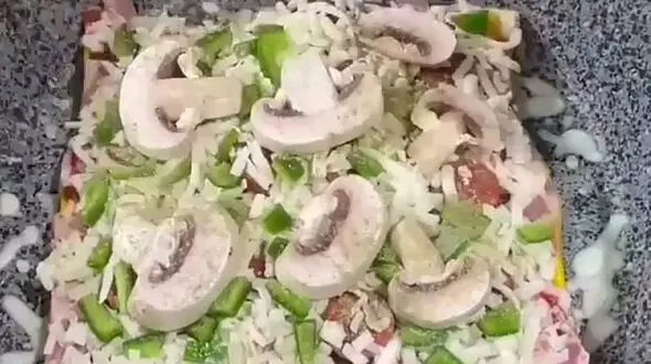 طرز تهیه پیتزای تابه ای 