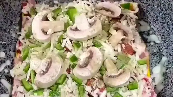 طرز تهیه پیتزای تابه ای 