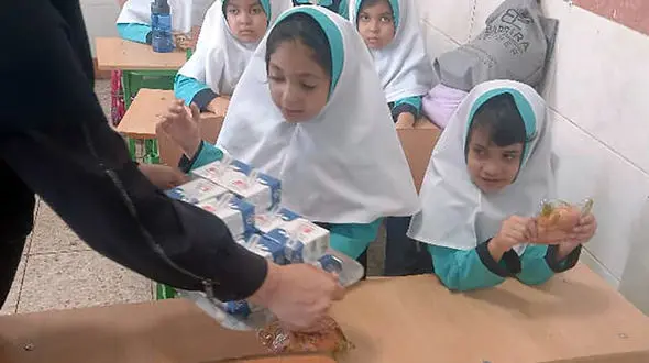 رشد بیش از ۵۰ درصدی بودجه شیر مدرسه در لایحه سال ۱۴۰۵