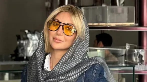 عکس/ استایل بی‌نظیر مینا مختاری در یونان گردی عاشقانه همراه همسر هنرمندش بهرام رادان و پسرشان جان / لحظاتی پر از عشق و آرامش پاییزی