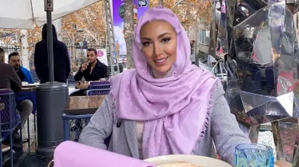 چیدمان میز غذای خوشمزه و رنگانگ همسر بهرام رادان با غذاهای اصیل ایرانی/ هیشکی نمیتونه رو دستش بلند شه+ عکس