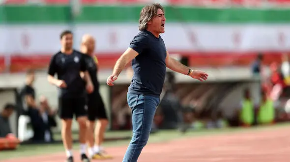 اعتراض شدید ساپینتو به داور در پایان مسابقه + فیلم