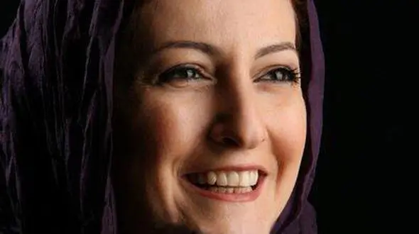 عکس / شقایق دهقان دست معلم دبستانی اش را بوسید / امروز سرزده رفتم پیشش!