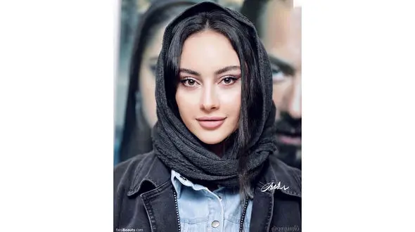 فیلم جنجالی چشم بازی ترلان پروانه در ماشین لوکس !