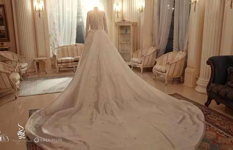 نگاهی به لباس عروس مریم مومن / خانم بازیگر با لباس عروس ترند سلطنتی درخشید + عکس