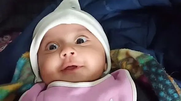 ویدیوی دیدنی از دوست دارم گفتن کودک 3 ماهه به مادرش