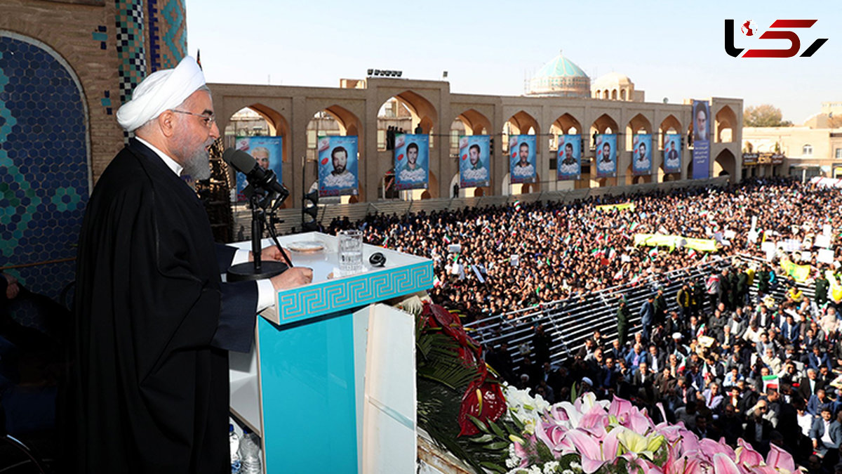 ماجرای شعار دادن در زمان سخنرانی روحانی در جمع مردم یزد چه بود؟+ فیلم