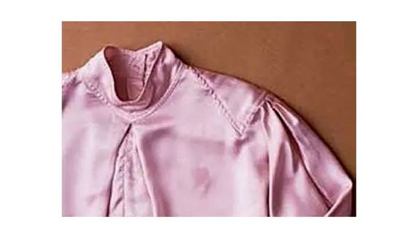 مایع ظرفشویی به جنگ با لکه های روغن روی لباس ها می رود