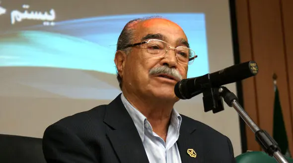 فیلم زنده یاد ناصر قفلی در انتقاد به حضور بی ضابطه اتباع در کشور: 80 درصد مدارس کشور به خاطر اتباع افغان دو شیفته شده اند