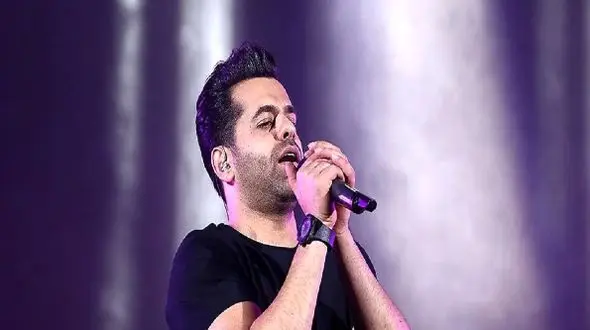 فیلم آوازخوانی باشکوه رضا بهرام / مردم با این آهنگ به گریه افتادند!