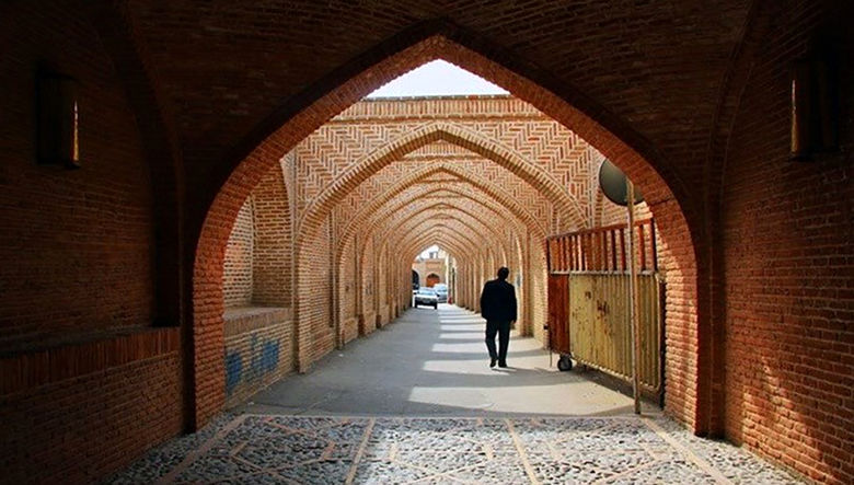 استاندار فارس از خریداری خانه های بافت تاریخی شیراز به منظور ایجاد «خانه هنر» خبر داد
