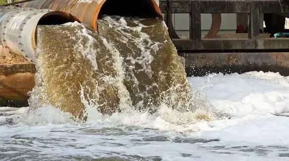 ورود دادگستری گیلان برای نجات دریا / معضل اتصال فاضلاب به دریا در انزلی حل می شود؟