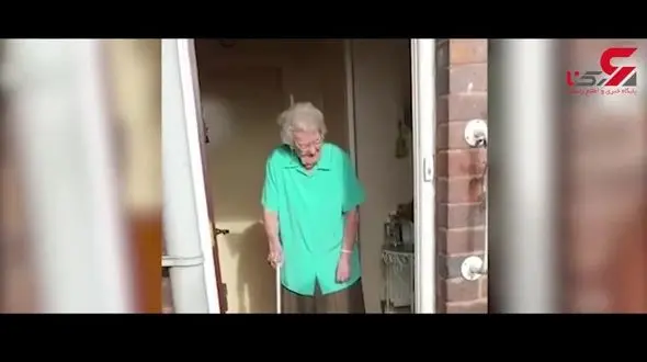 شگفت زده شدن پیرزن 100 ساله توسط رفتگر جوان + فیلم 