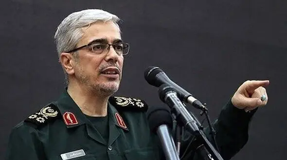 سرلشکر باقری : ارتش همواره در خط مقدم بوده است
