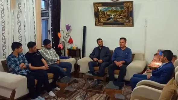 برادران رتبه برتر کنکور تجربی در شهرستان گرمی تجلیل شدند