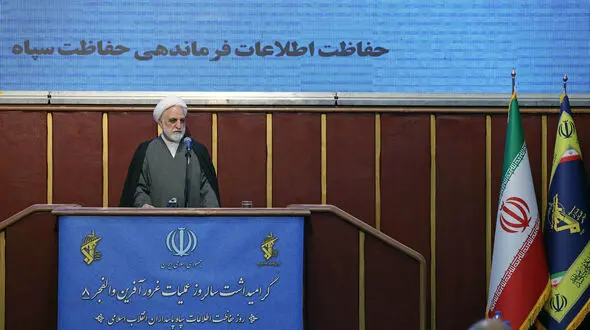 باید اسیر وسوسه‌های شیطانی و هوای نفس نشویم/ اهتمام حاج قاسم سلیمانی حفاظت از اسرار بود