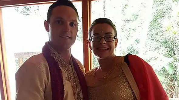 شوهر فداکار زنش را از دهان کوسه بیرون کشید + عکس / استرالیا