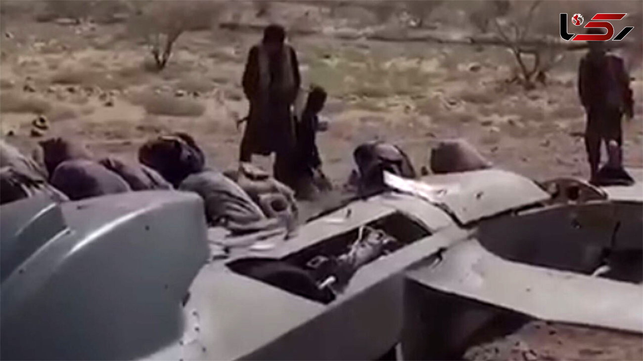 نماز شکر رزمندگان انصارالله یمن در کنار پهپاد سرنگون شده عربستان + فیلم