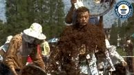 مرد چینی رکورد پوشش بدن با زنبور عسل را شکست! + فیلم