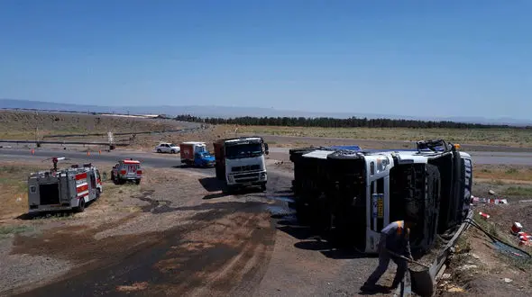 باز هم حادثه تصادف / واژگونی تریلر در تربت جام + عکس