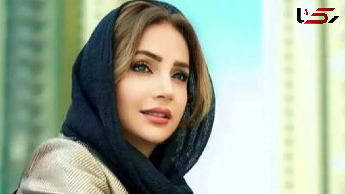 دکوراسیون مدرن و خلوت خانه شبنم قلی‌خانی در دبی / از کنسول سنتی طرح دار تا گل های رومیزی کوچک و بزرگ و دیوار چوبی