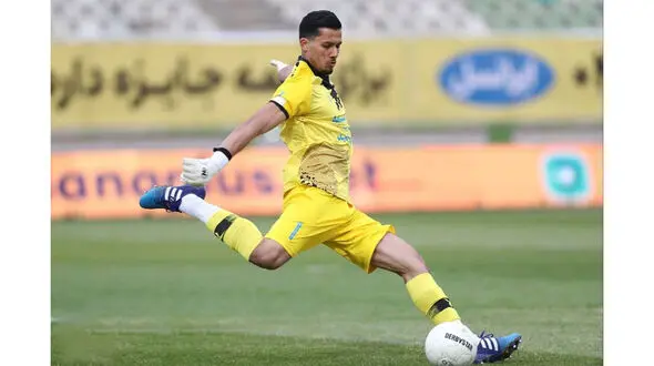 گلر استقلالی: دوست دارم به پرسپولیس بروم حتی اگر ذخیره بیرانوند باشم!
