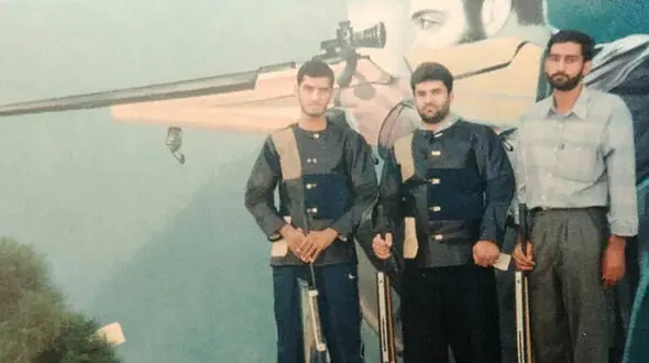 شهادت قهرمان تیراندازی هنگام پرواز + عکس ها