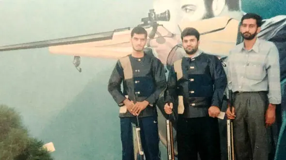 شهادت قهرمان تیراندازی هنگام پرواز + عکس ها