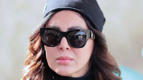 فیلم / نگاهی به حضور پررنگ بازیگران زن و مرد در مراسم تشییع همایون ارشادی/ از  السا فیروزآذر تا حسن پورشیرازی و همسرش مهناز افضلی از لیلا بلوکات تا مائده طهماسبی و همسرش از تهمینه میلانی، مصطفی زمانی و...