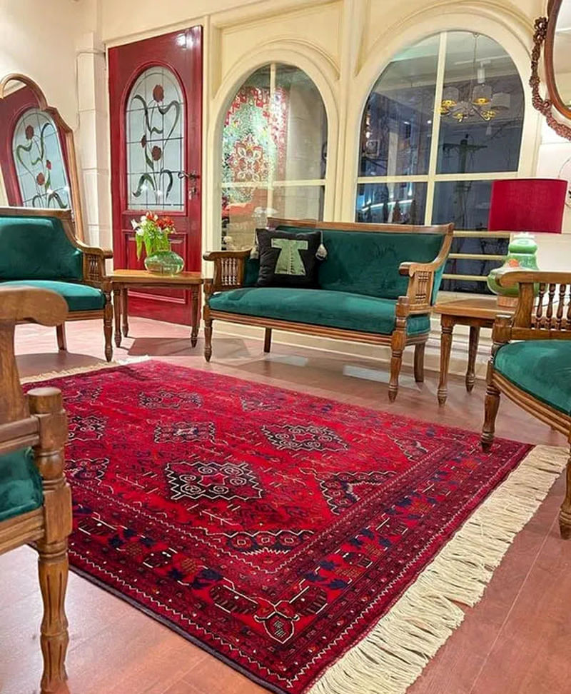 فرش قرمز