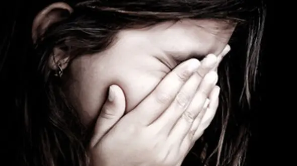 عمل زشت و وقیحانه یک جوان با دختر معلول