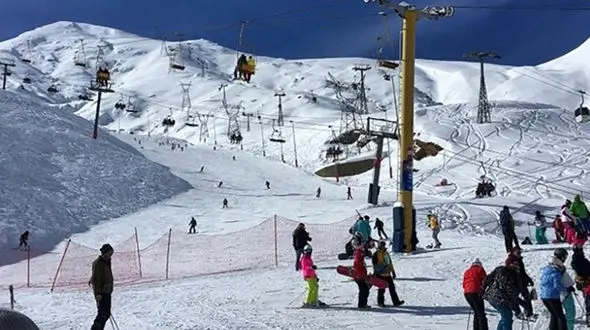 سقوط بهمن وحشتناک در شمشک / امکان جستجو نیست / نفر چهارم همچنان گرفتار بهمن